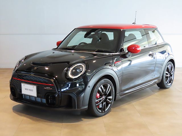 THE MINI JOHN COOPER WORKS.