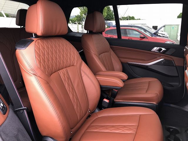 X7 xDrive40d RHD US