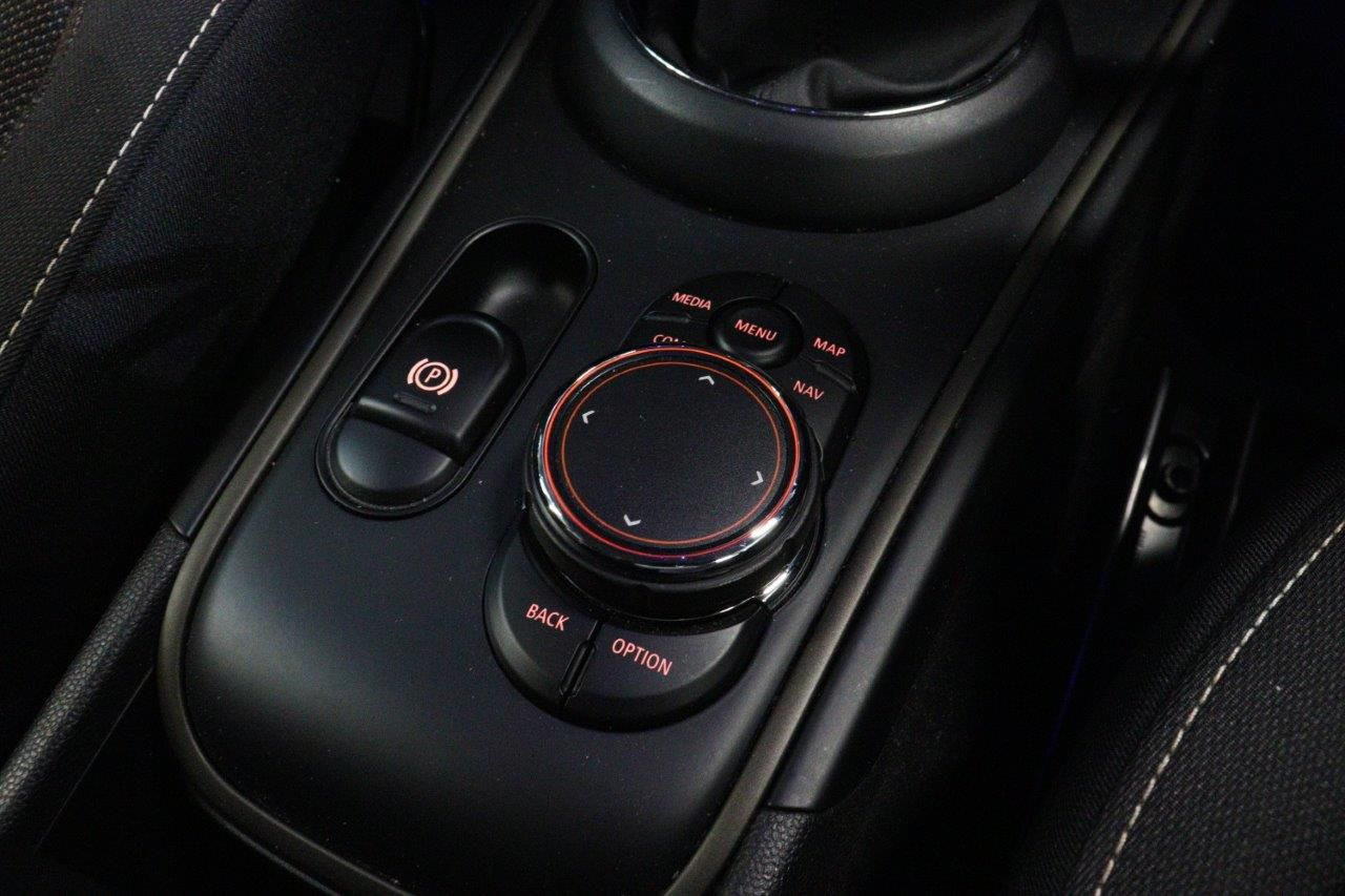 MINI CROSSOVER COOPER D