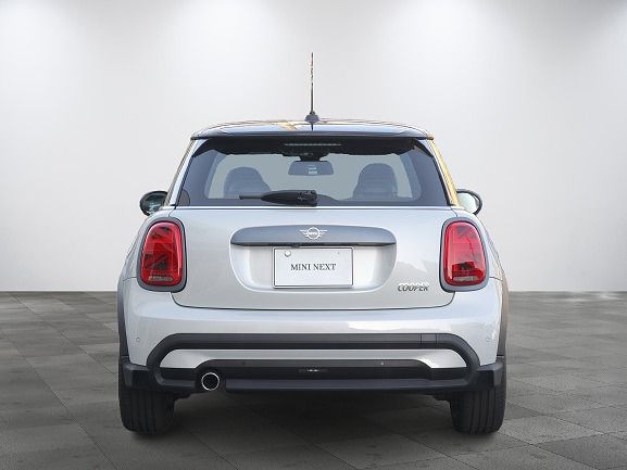 MINI Cooper F56 RHD