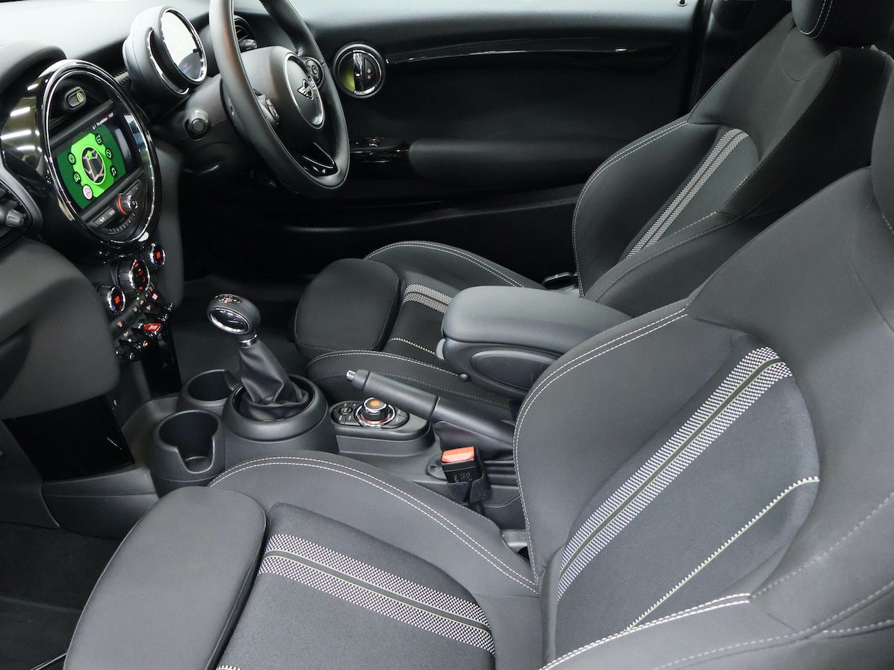 F56 COOPER S D(AT)