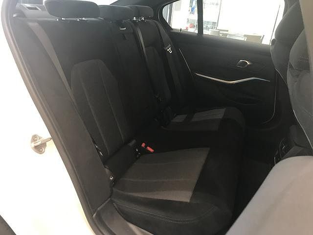 320d xDrive Berline RHD