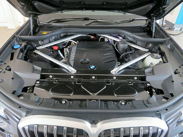X7 xDrive40d RHD US