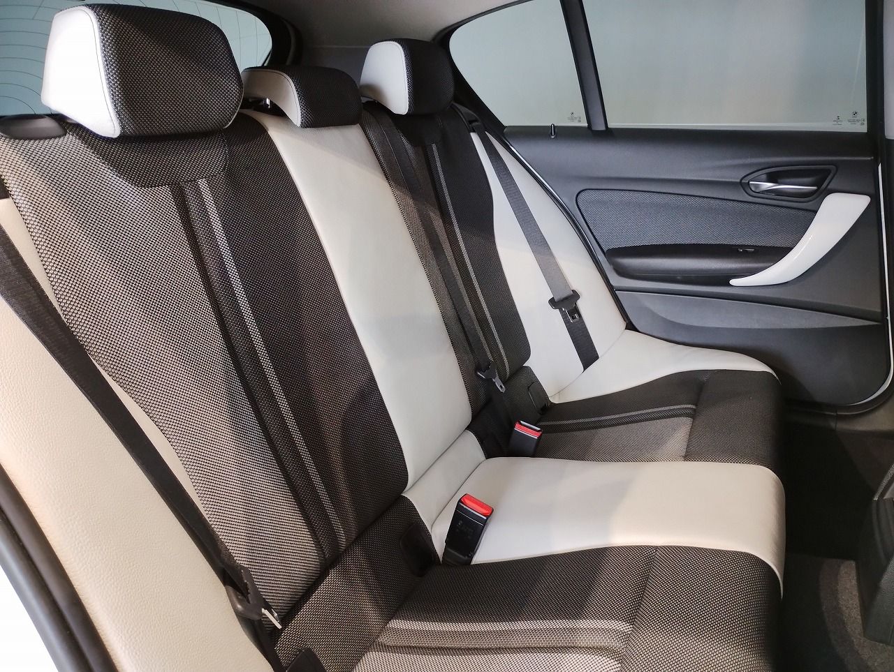118D 5DOOR RHD