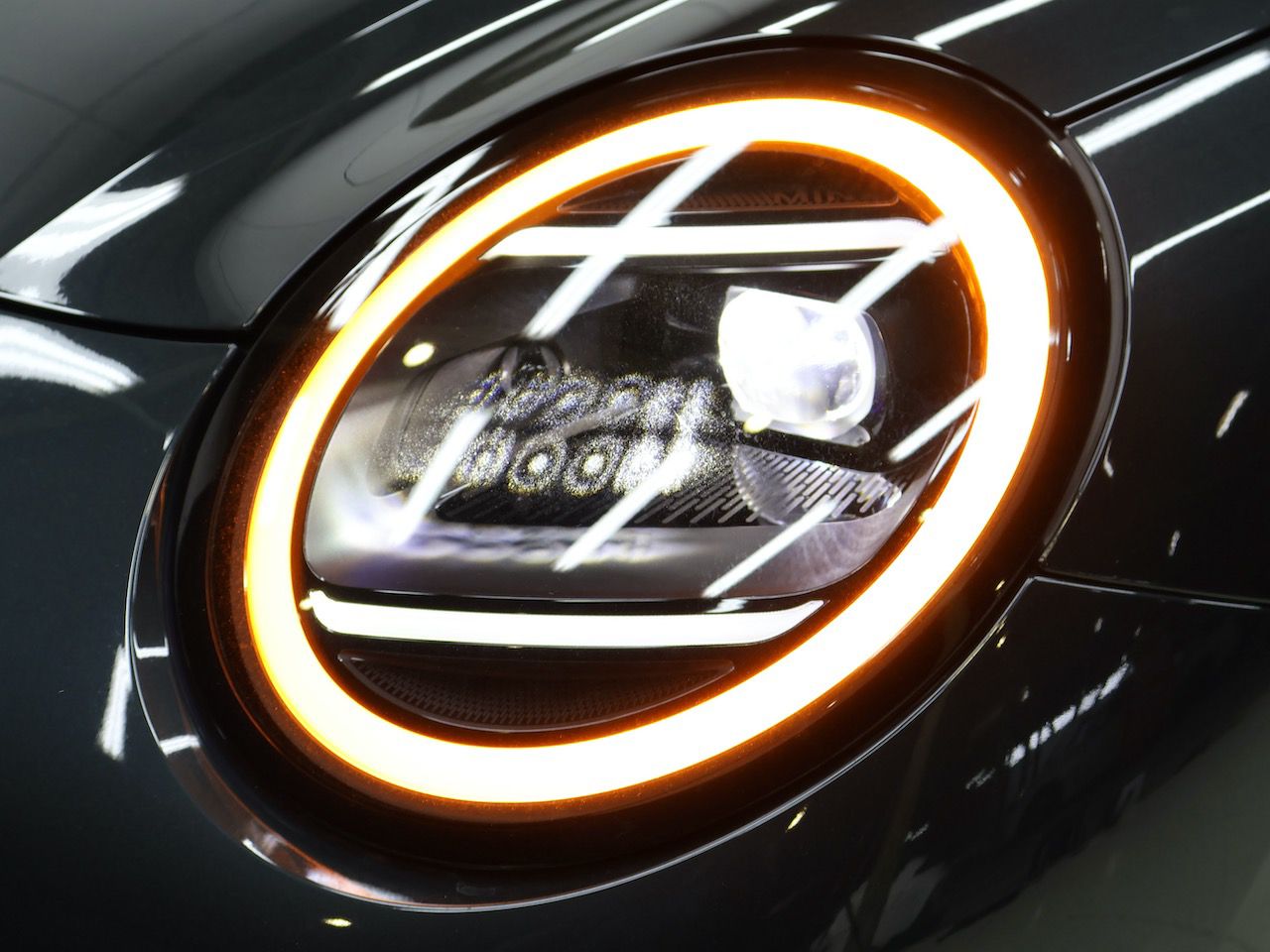 J01 MINI Cooper SE