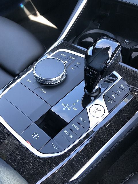 G20 330e Saloon RHD