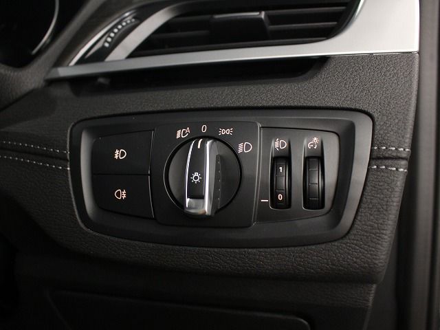 X1 sDrive18i RHD
