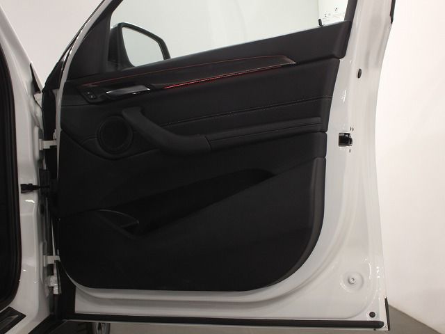 X1 sDrive18i RHD
