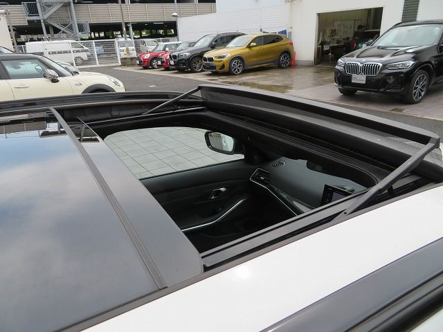 G21 M340i xDrive Touring LCI RHD