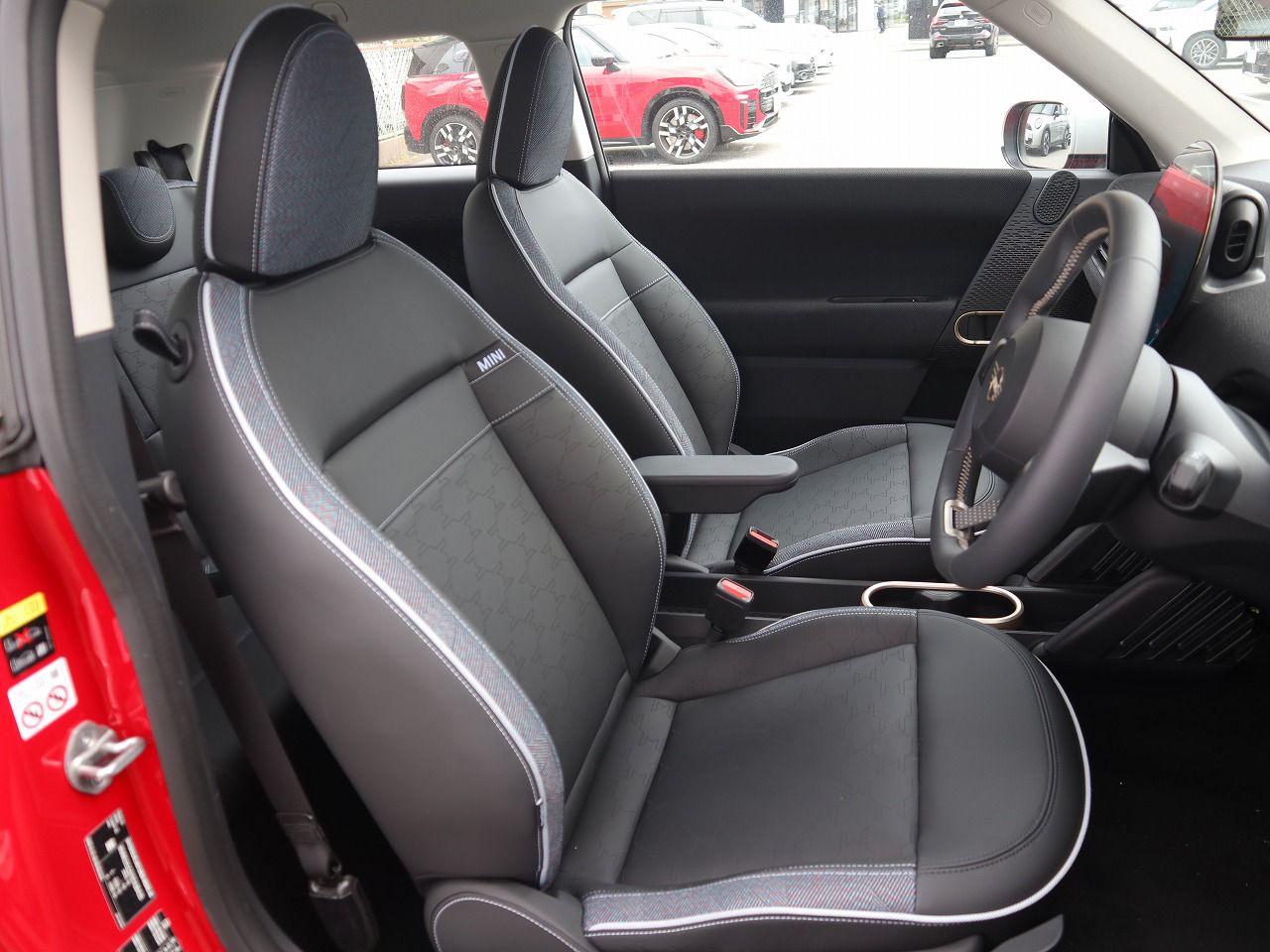 J01 MINI Cooper SE