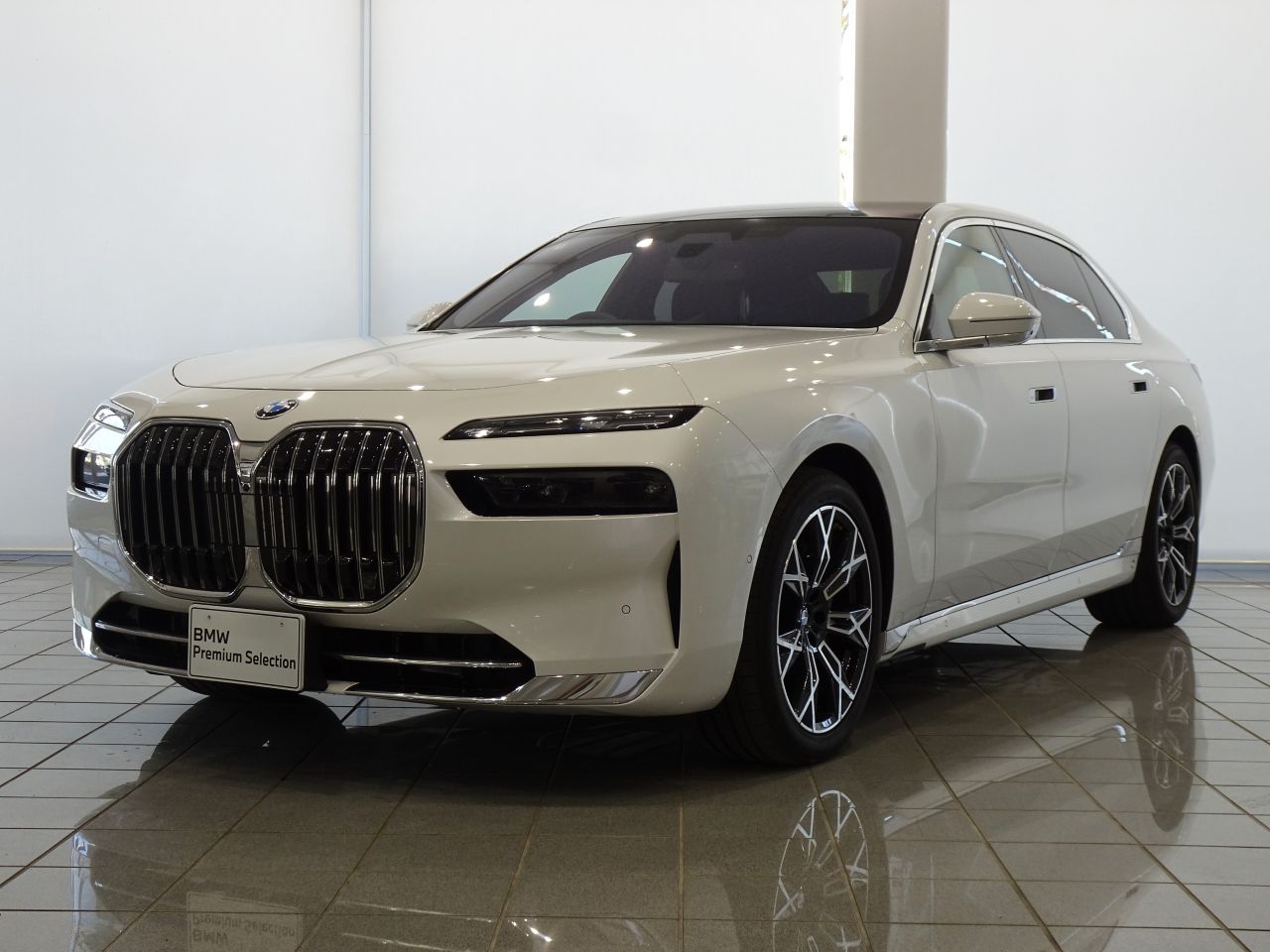 740i