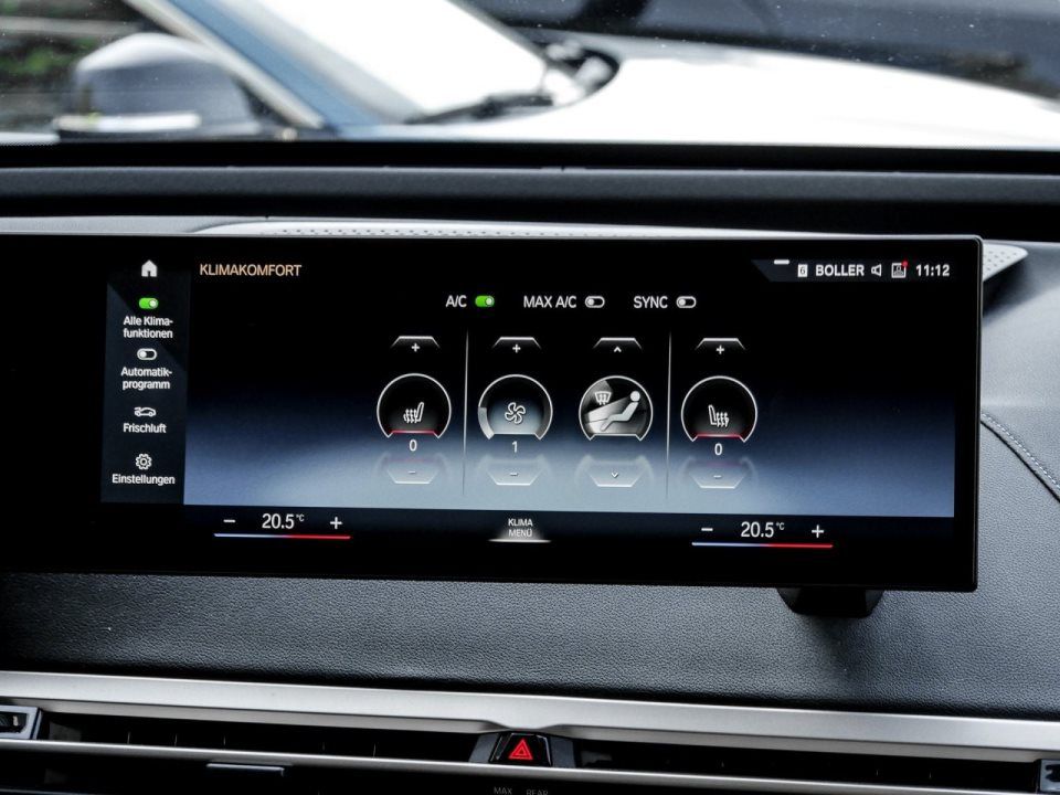 BMW iX