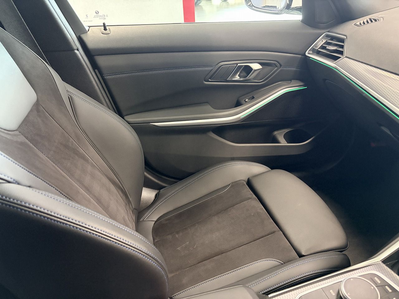 320d xDrive Berline RHD