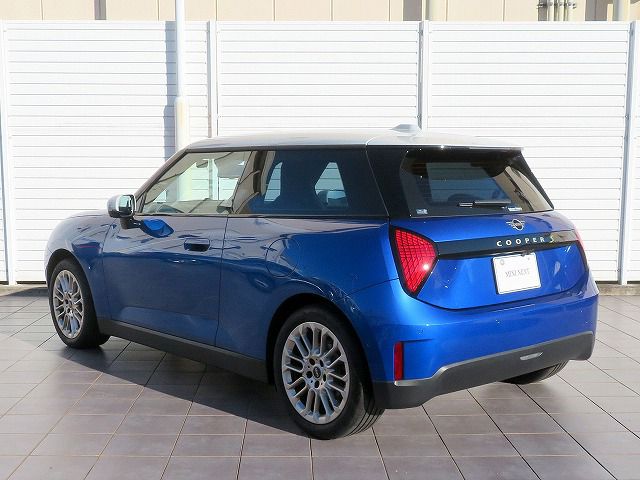 J01 MINI Cooper SE