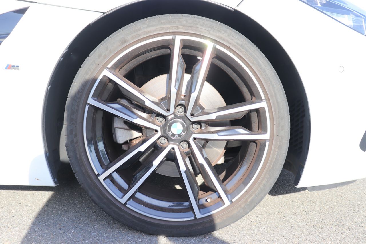 G29 z4 sDrive20i RHD