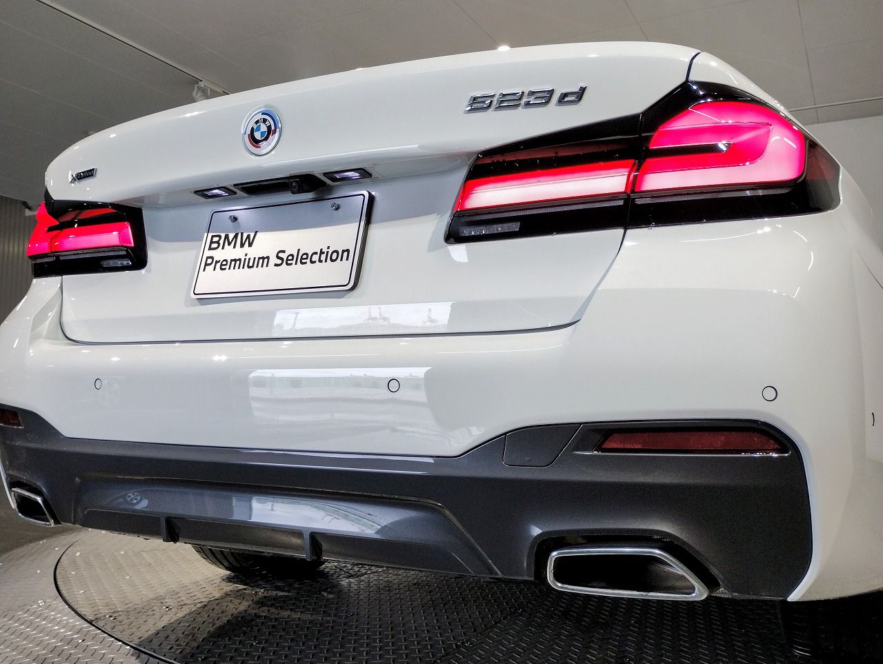 520d xDrive Sedan RHD