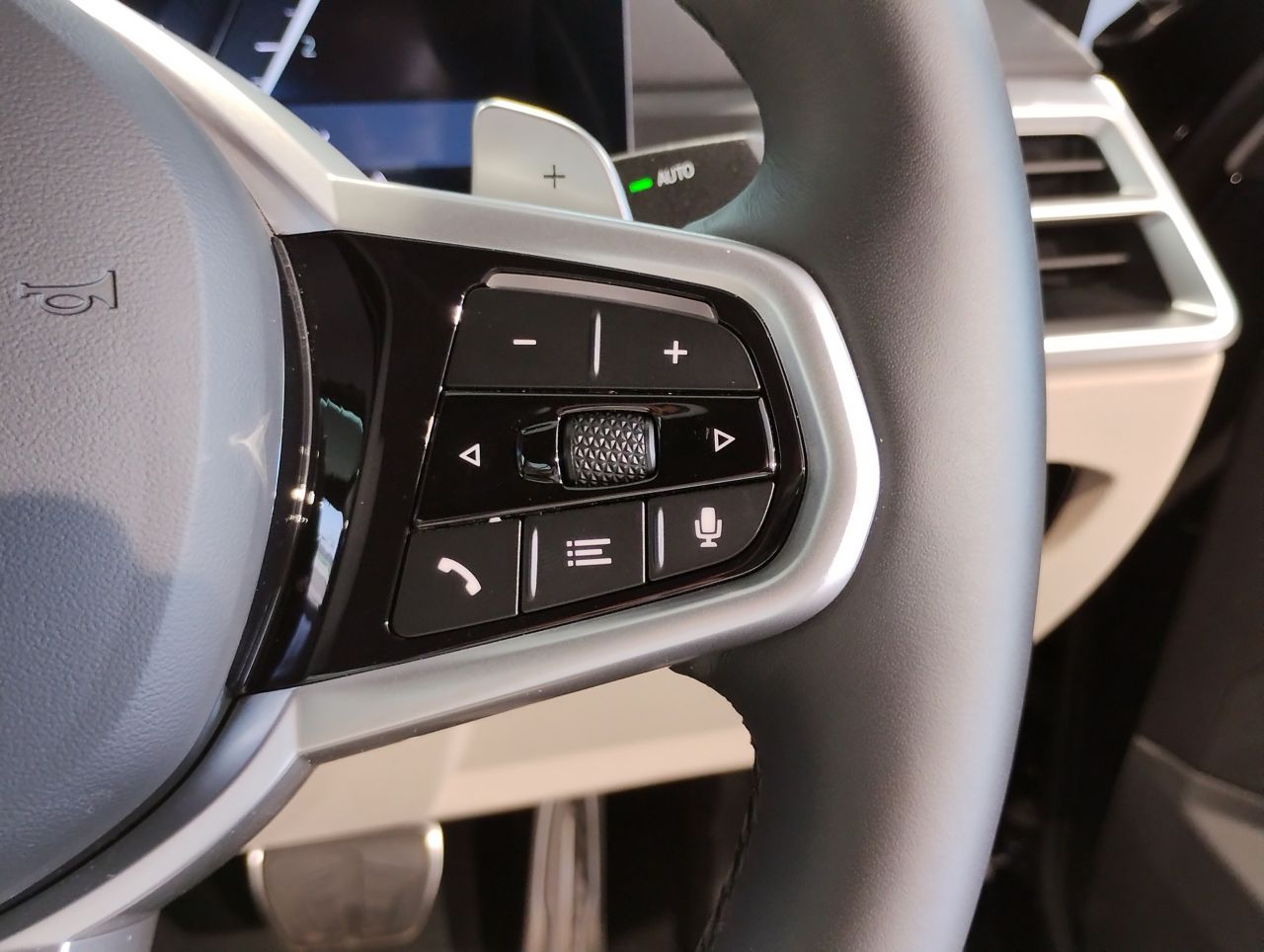 320d xDrive Berline RHD