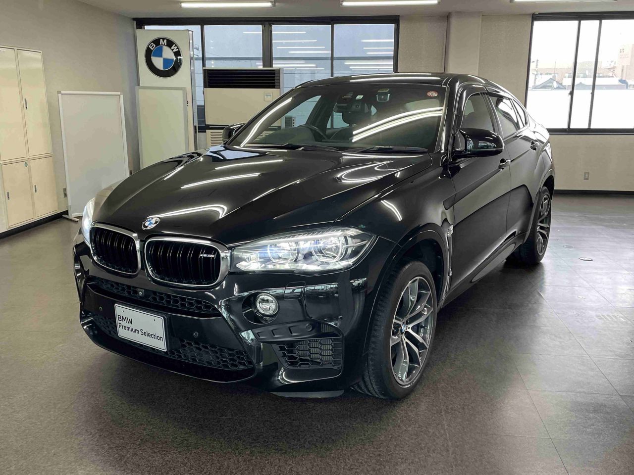 X6M RHD