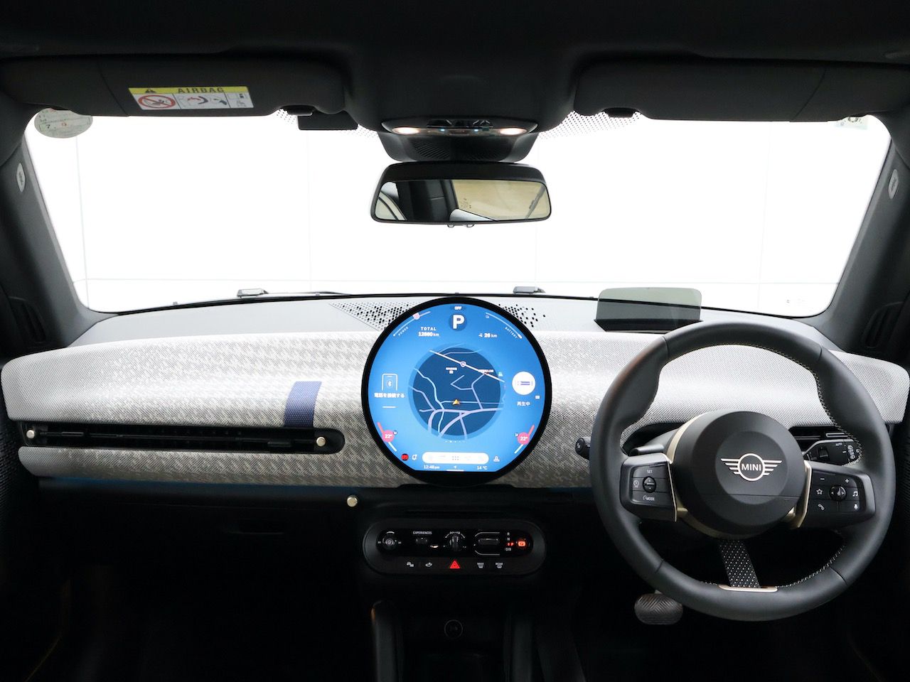 J01 MINI Cooper SE
