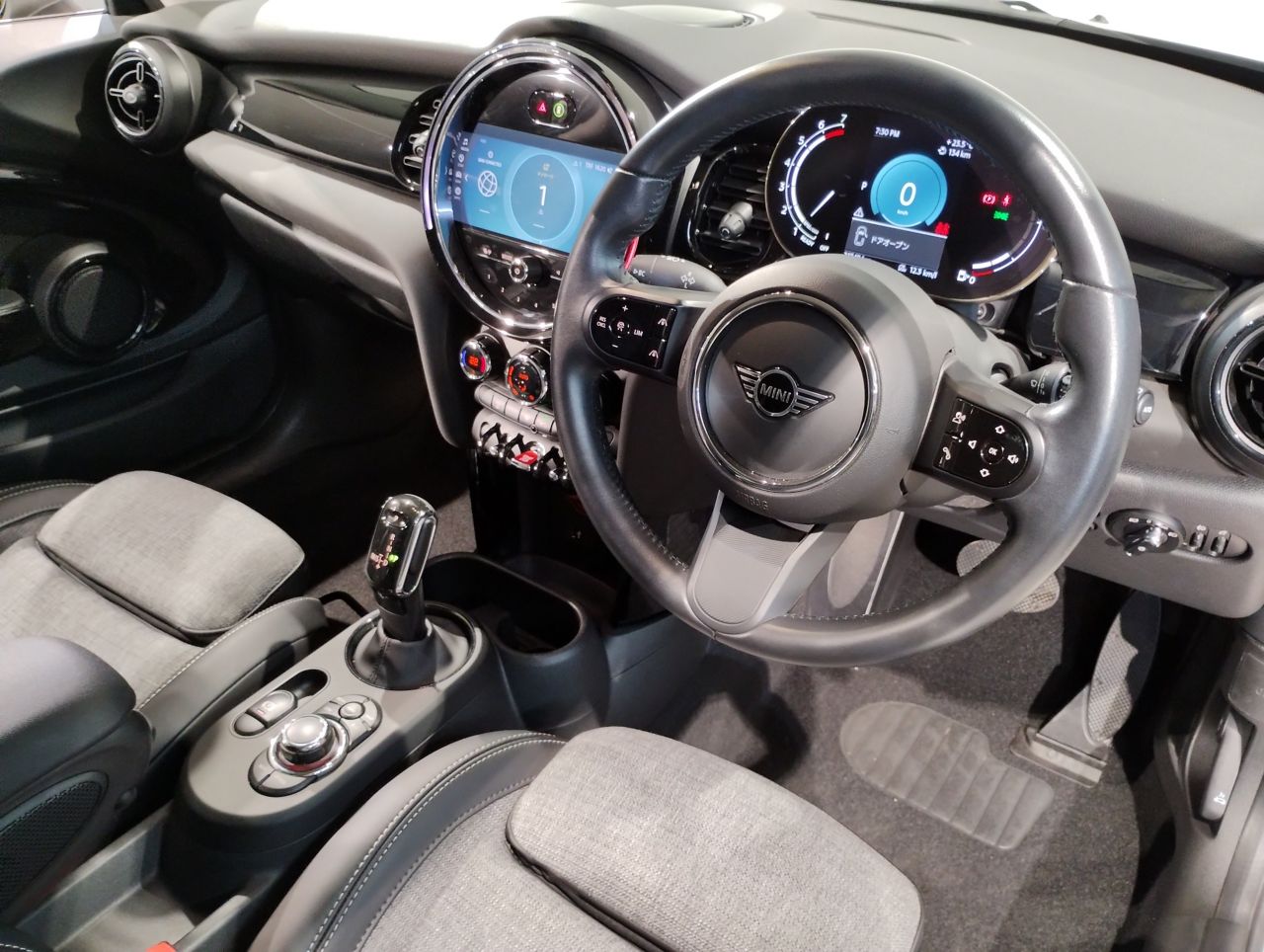 MINI Cooper F56 RHD