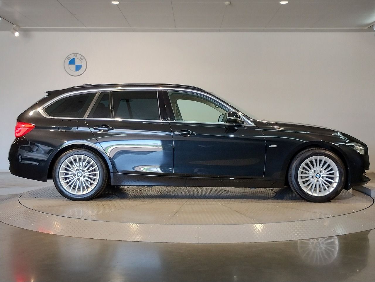 320D TOURING RHD