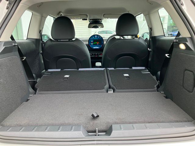 J01 MINI Cooper E