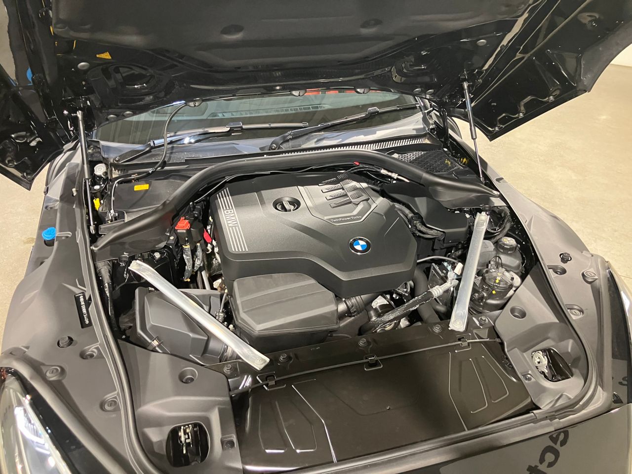 G29 z4 sDrive20i RHD