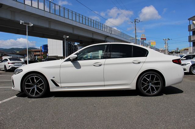 520d xDrive Sedan RHD