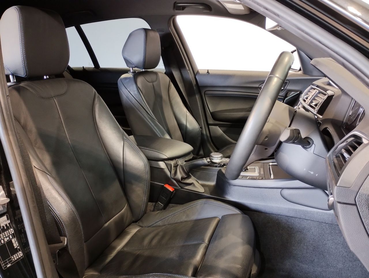 118D 5DOOR RHD
