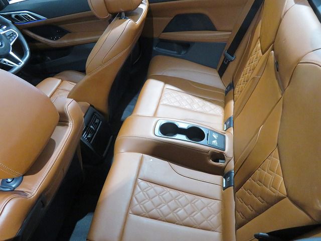 G** 4**i C********** B** 2**i RHD