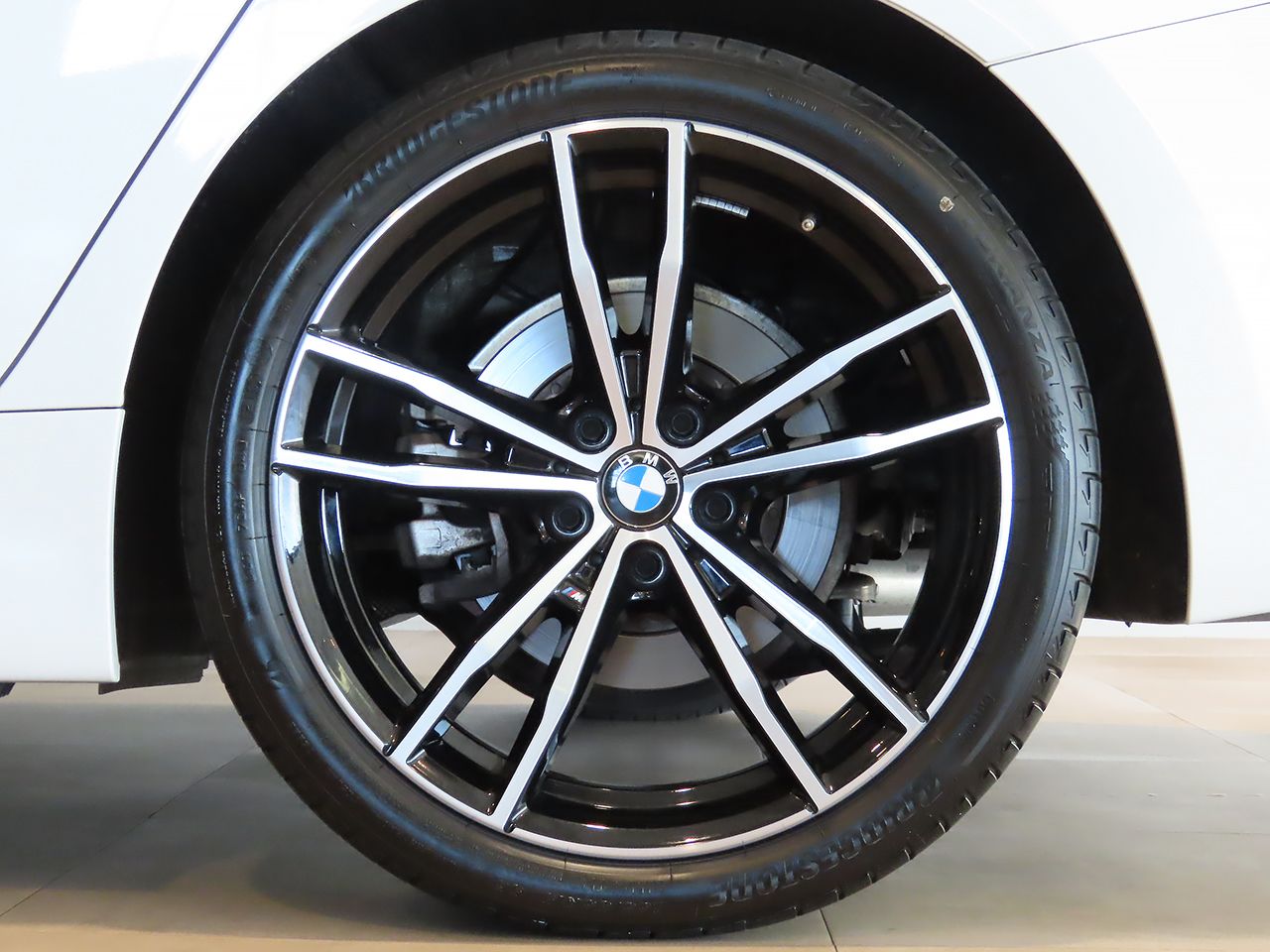 G20 320d xDrive RHD Saloon
