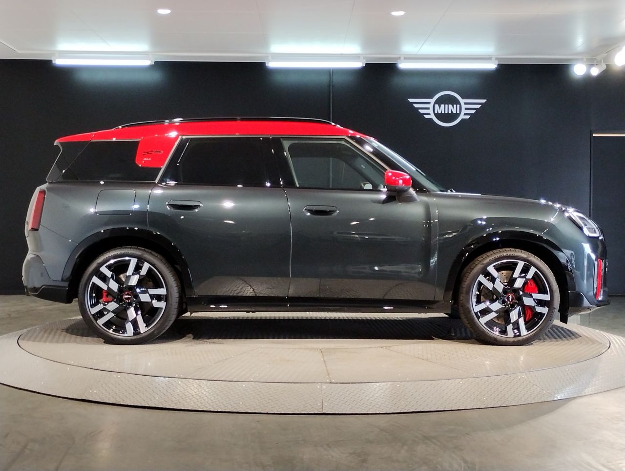 U25 MINI John Cooper Works Countryman ALL4
