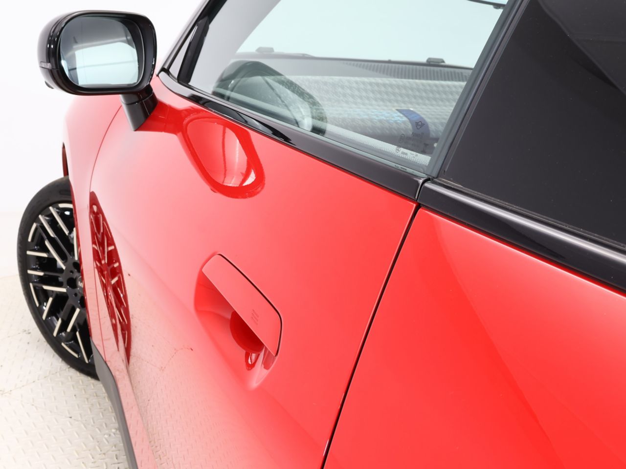 J01 MINI Cooper SE