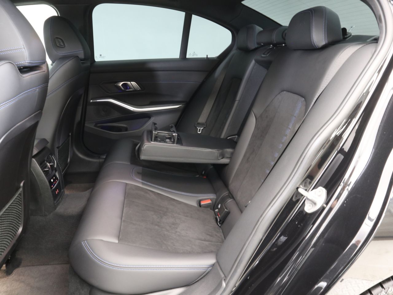 G20 320i Saloon RHD MX