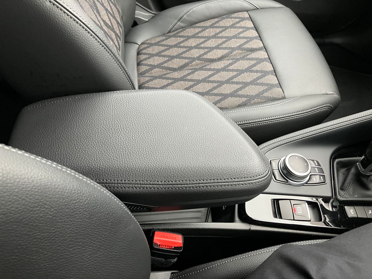 F48 X1 xDrive18d B47 2.0d LCI