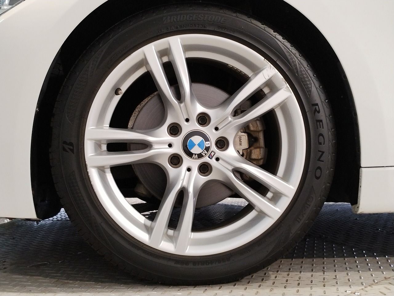 320I SEDAN RHD