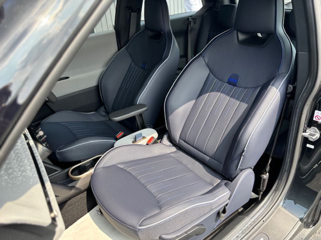 J01 MINI Cooper SE