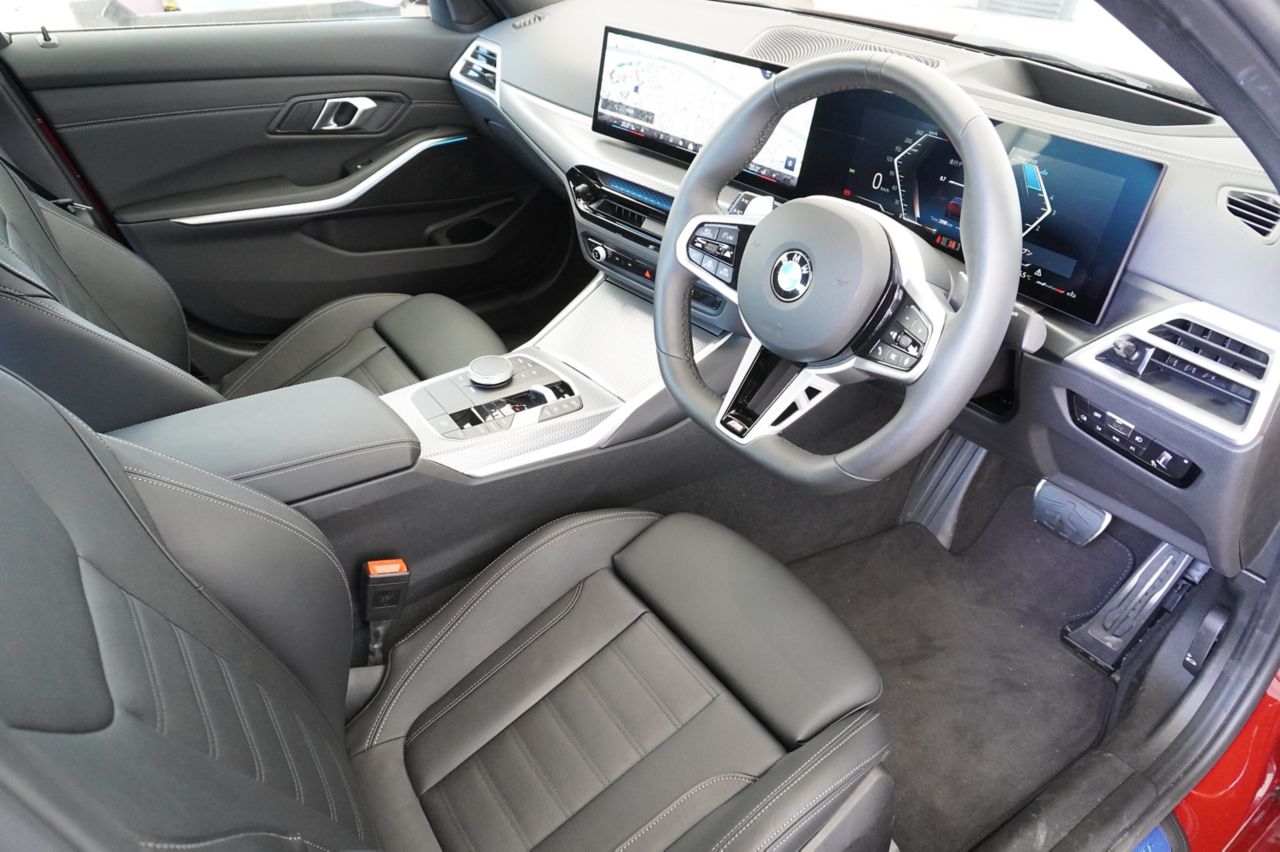 320d xDrive Berline RHD