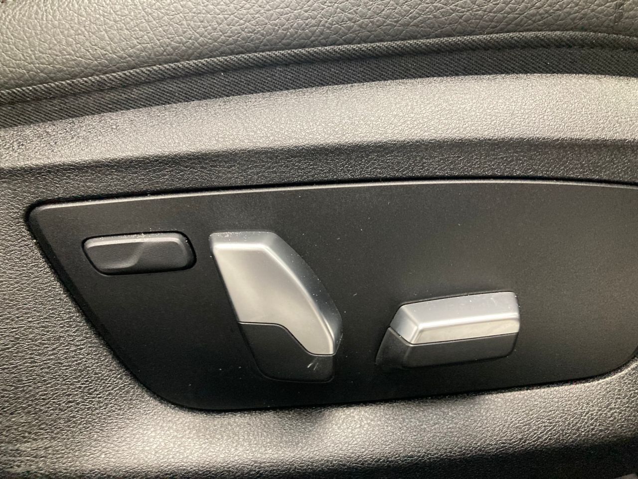 520d xDrive Sedan RHD