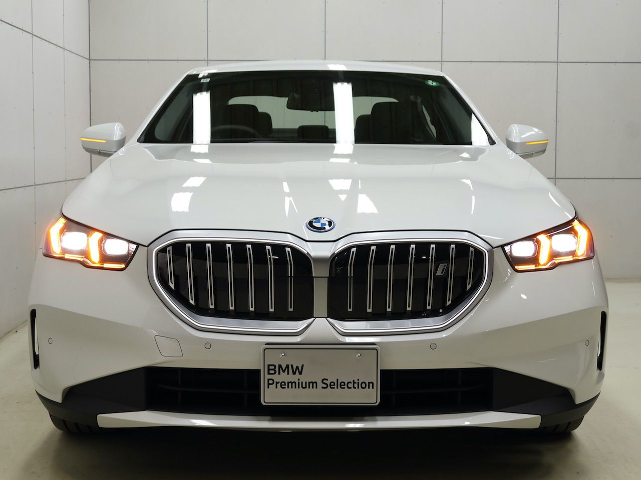 BMW i5 eDrive40 Sedan RHD
