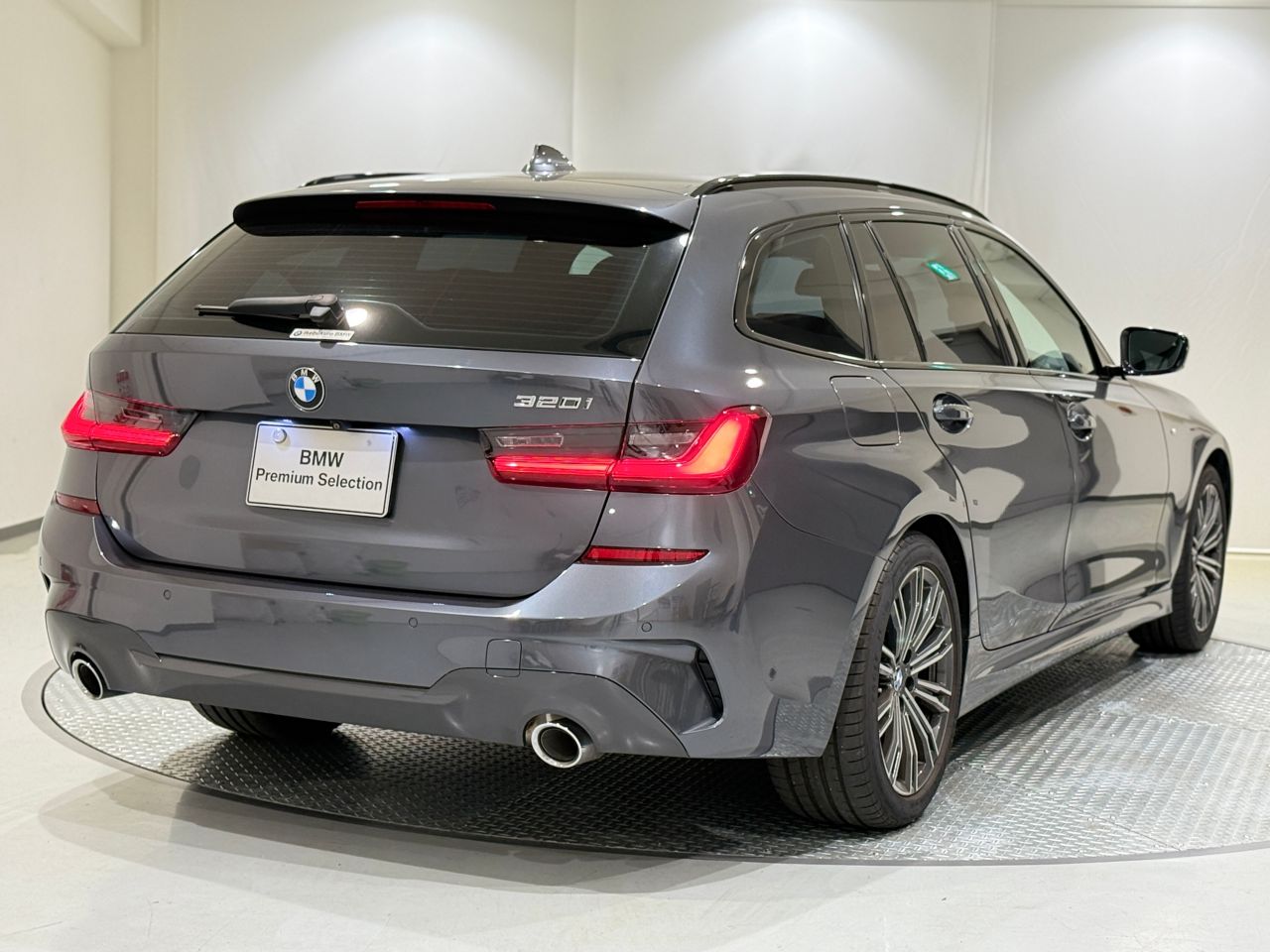 G21 320i RHD