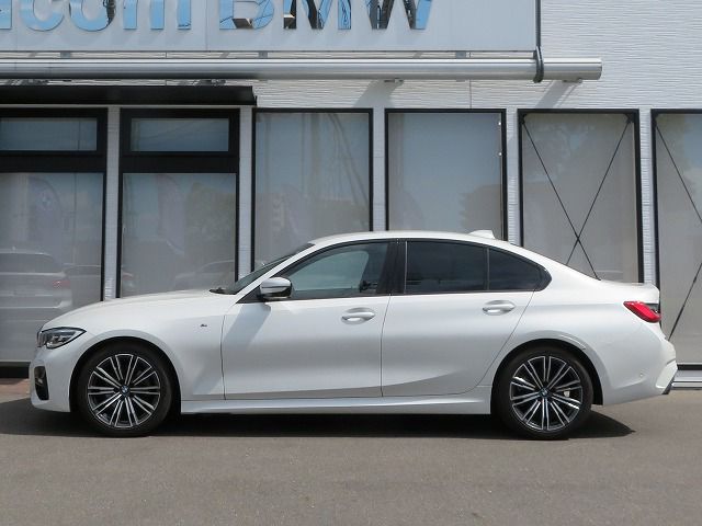 G20 320d xDrive RHD Saloon