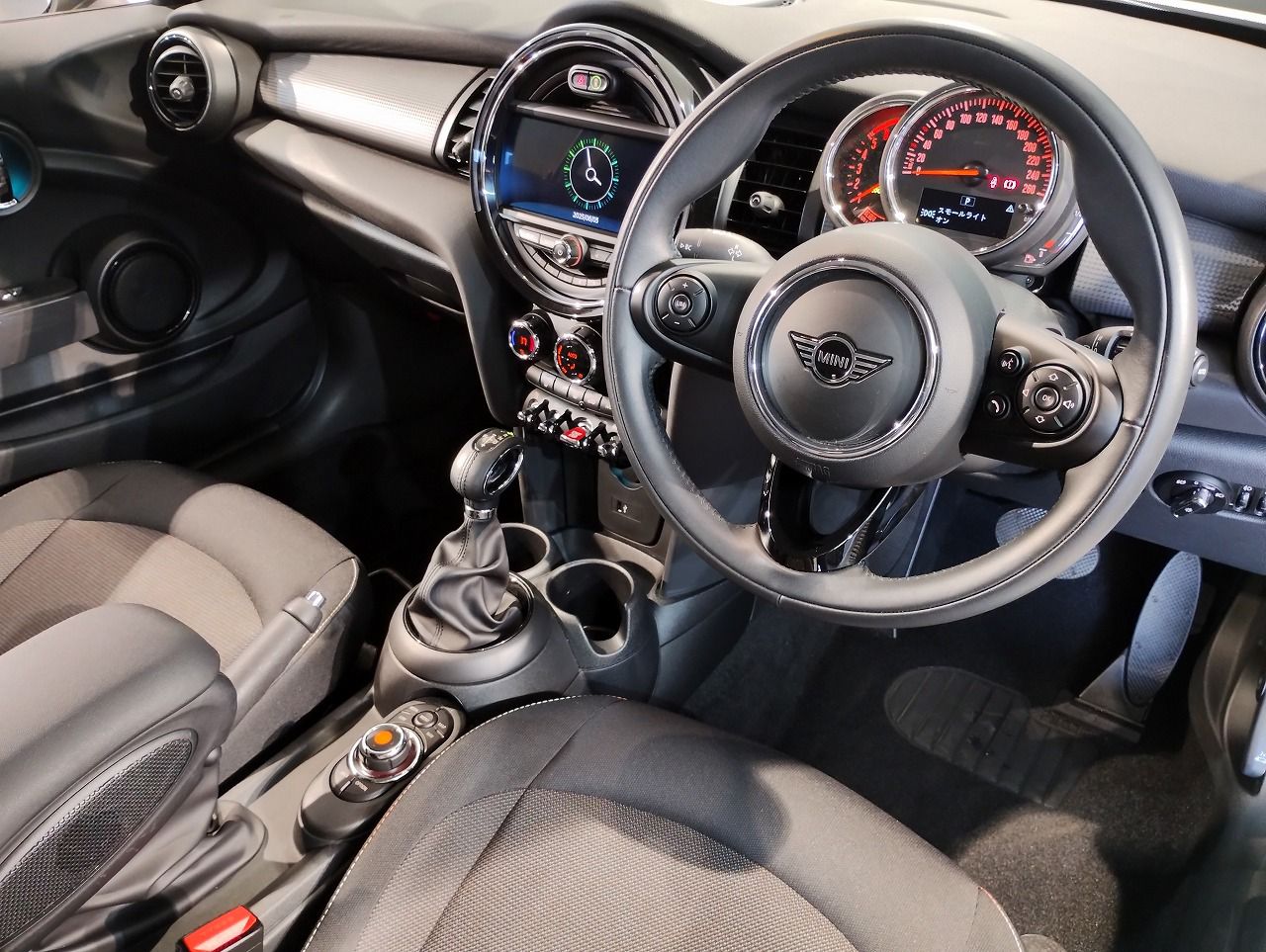 F56 COOPER D (AT)
