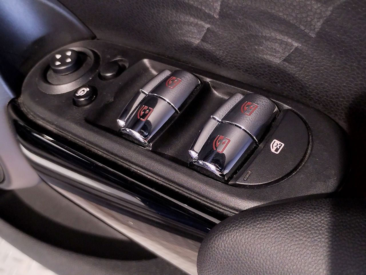 F55 COOPER S D(AT)