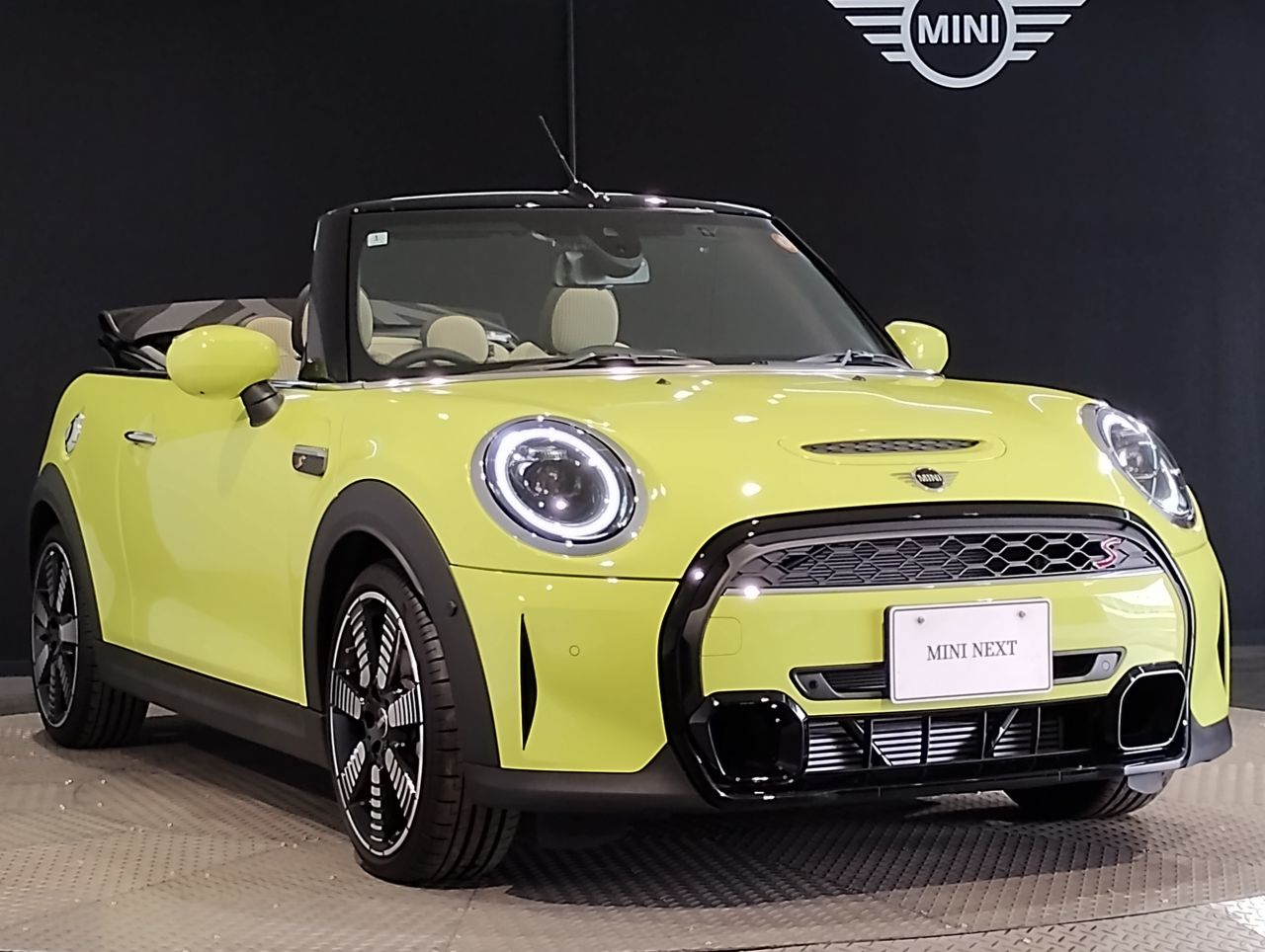 MINI Cooper S Convertible RHD