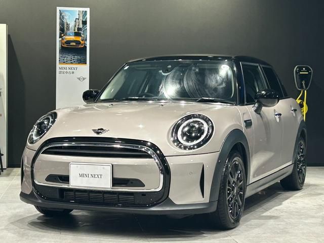 MINI COOPER 5 DOOR.