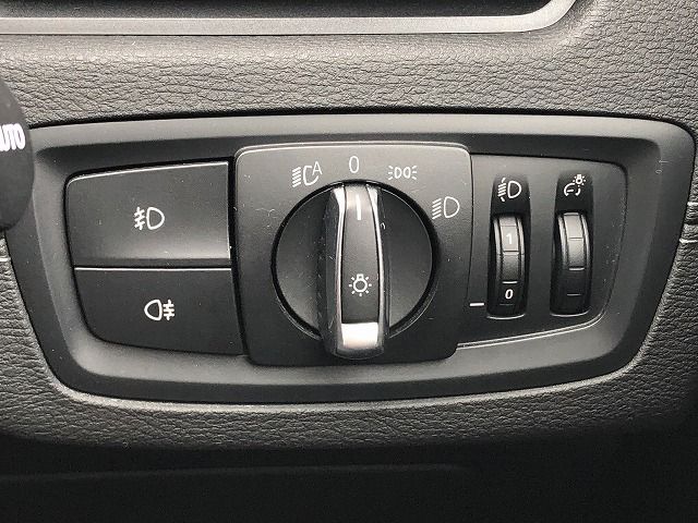 X1 sDrive18i RHD