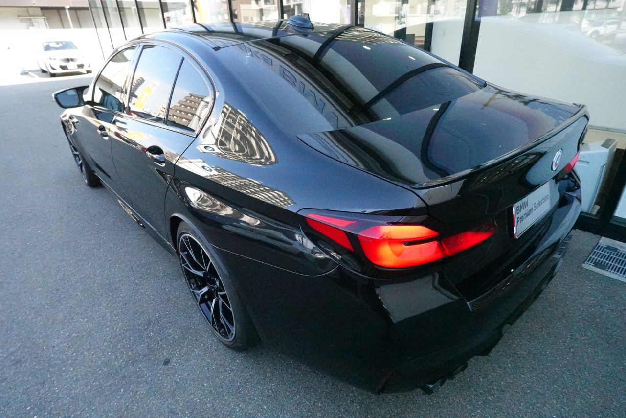 M5 Sedan RHD