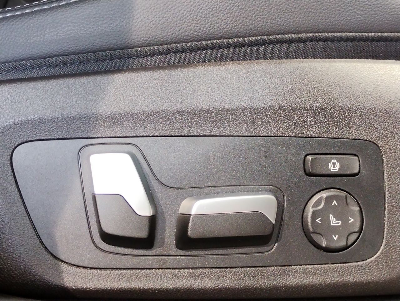 X4 M40i RHD