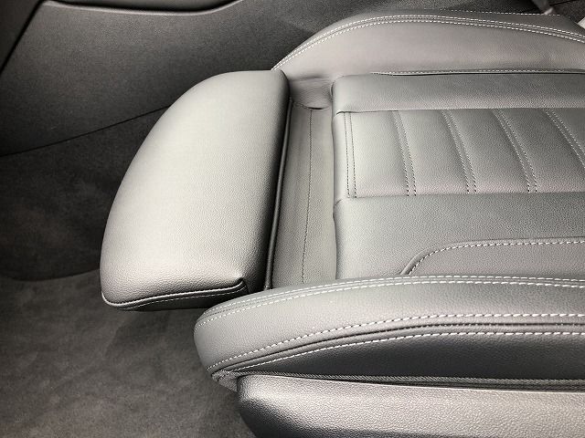 G26 i4 eDrive40 RHD